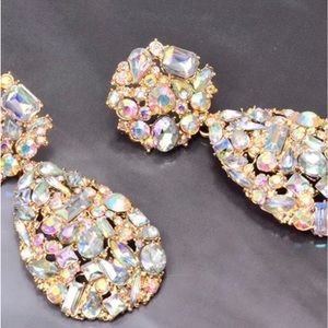 TRENDY FASHION EARRINGS